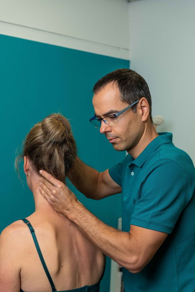 Chiropractor helpt bij nekpijn